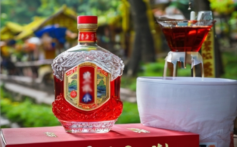 成都紅酒網(wǎng)-成都進(jìn)口葡萄酒批發(fā)-葡萄酒搭配正確的工具